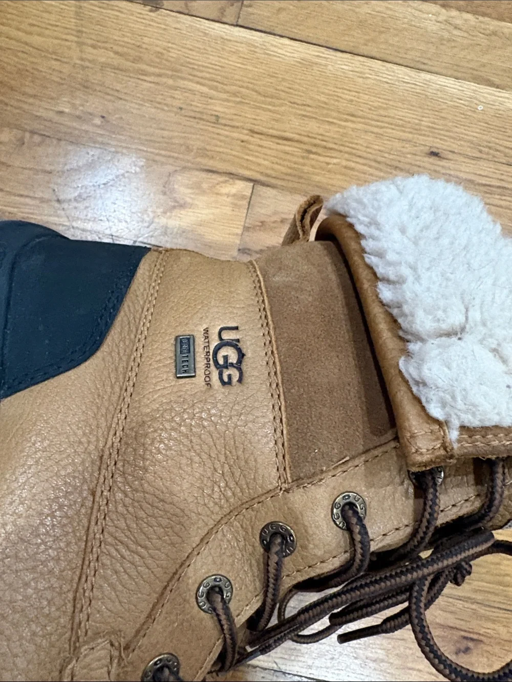 UGG Chestnut Brown Lace-Up Shearling Winter Boots women’s size 8 water proof